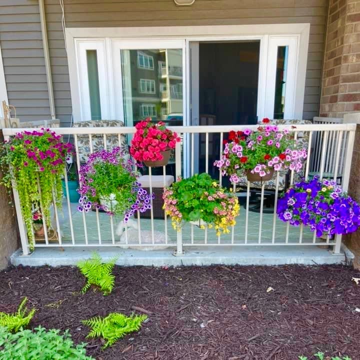 🌻Create a Serene Oasis: Floating Garden Railing Flower Pot Stand