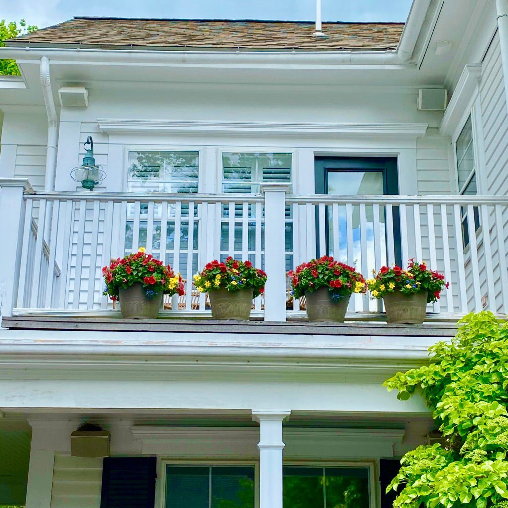 🌻Create a Serene Oasis: Floating Garden Railing Flower Pot Stand