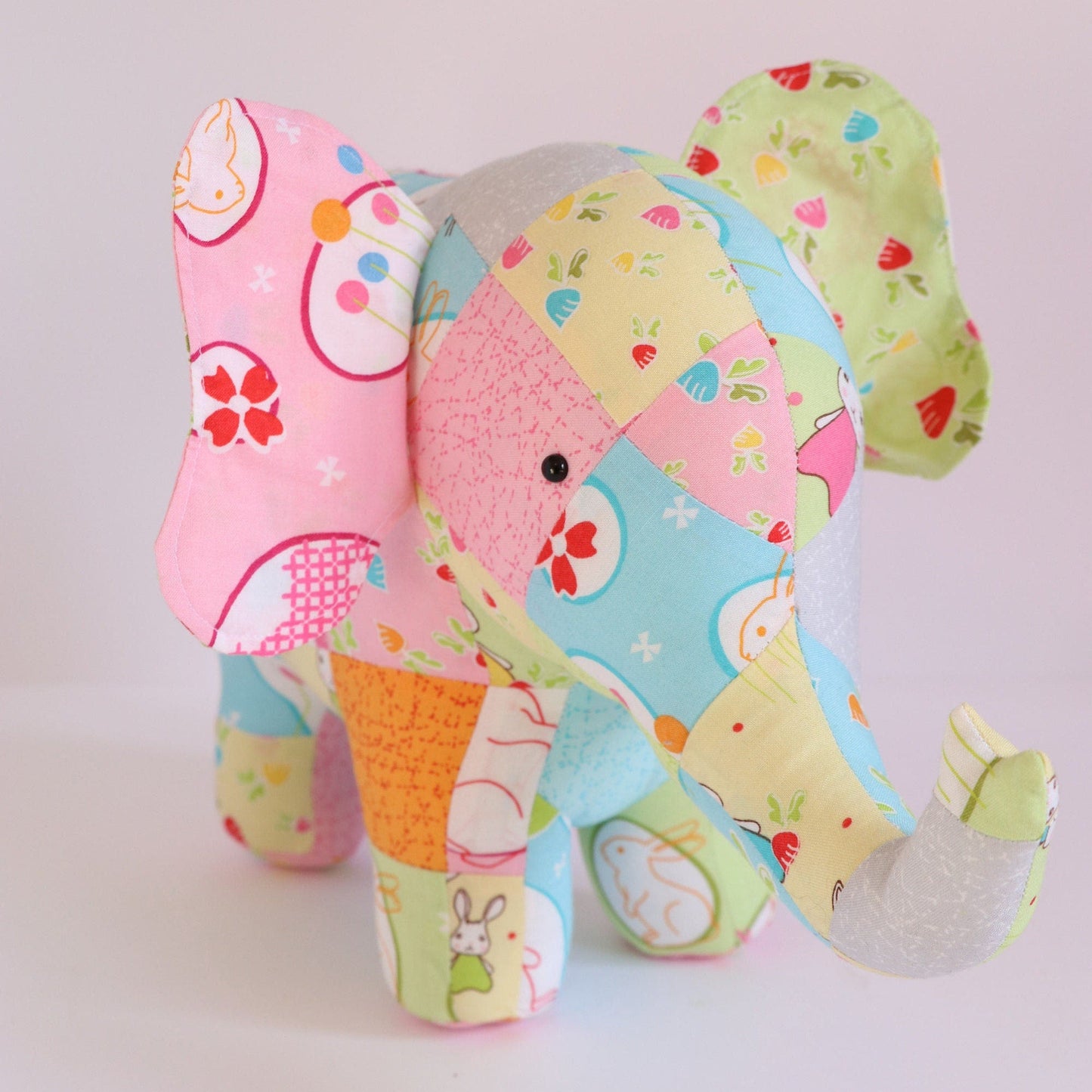 Create a Delightful Craft with our Adorable Elephant Decor Template and Instructions!