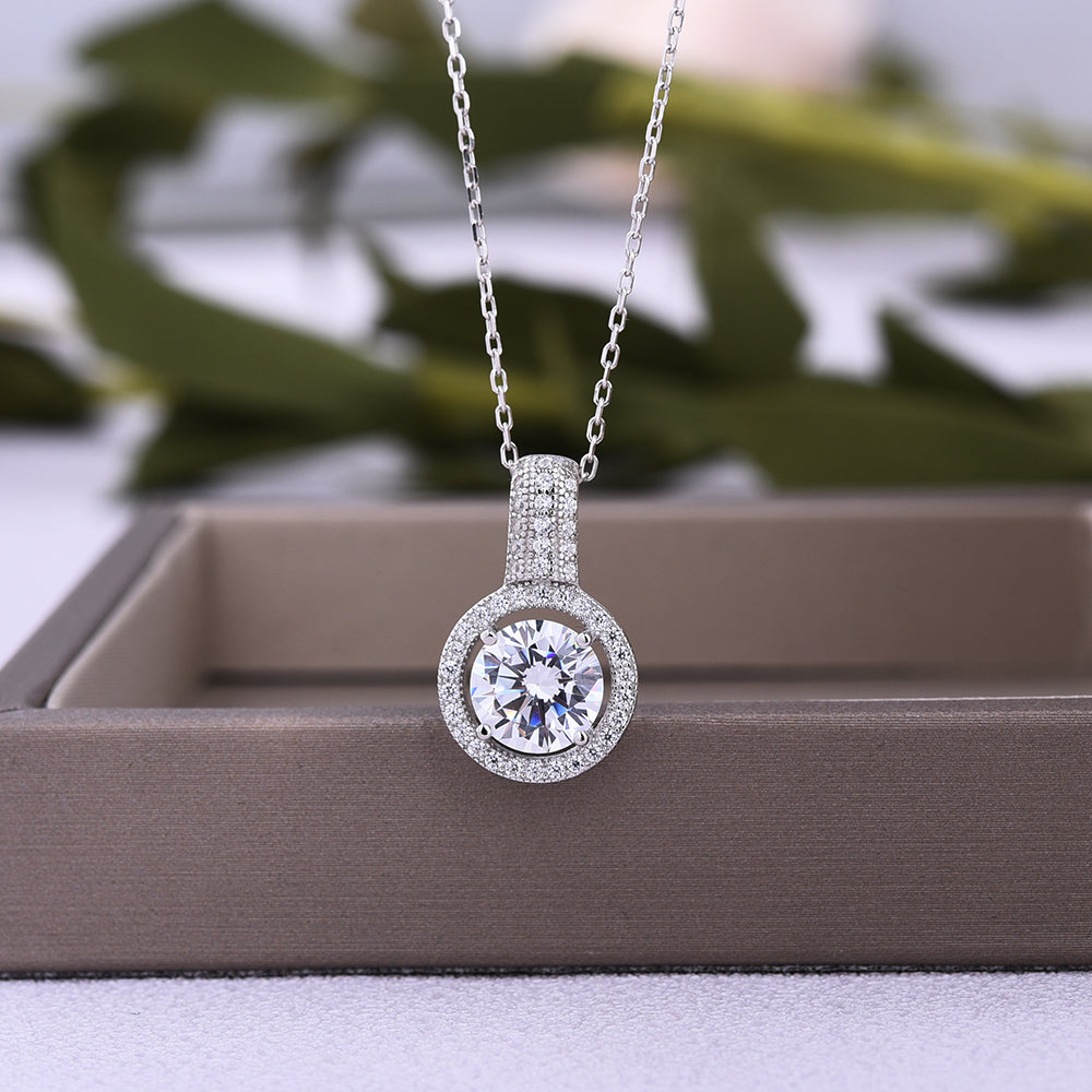 White Gold Classic Round Cut Women's Pendant Necklace In Sterling Silver