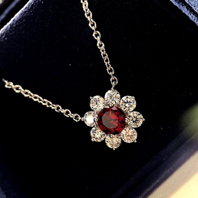 Flower Design Round Cut Women's Pendant Necklace In Sterling Silver