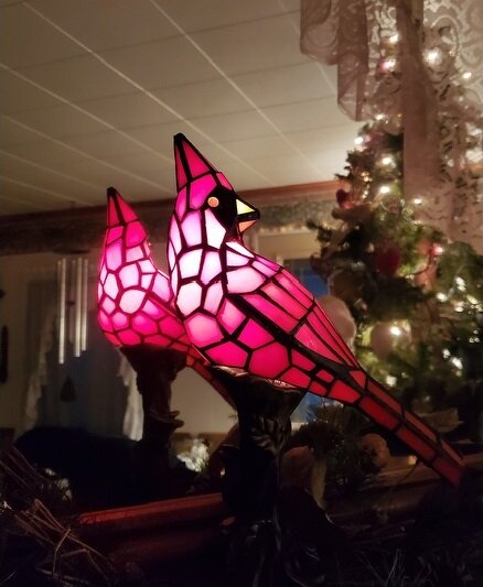 Handcrafted Cardinal Bird Lighted Art Novelty Lamp - Illuminate Your Home with Elegance!