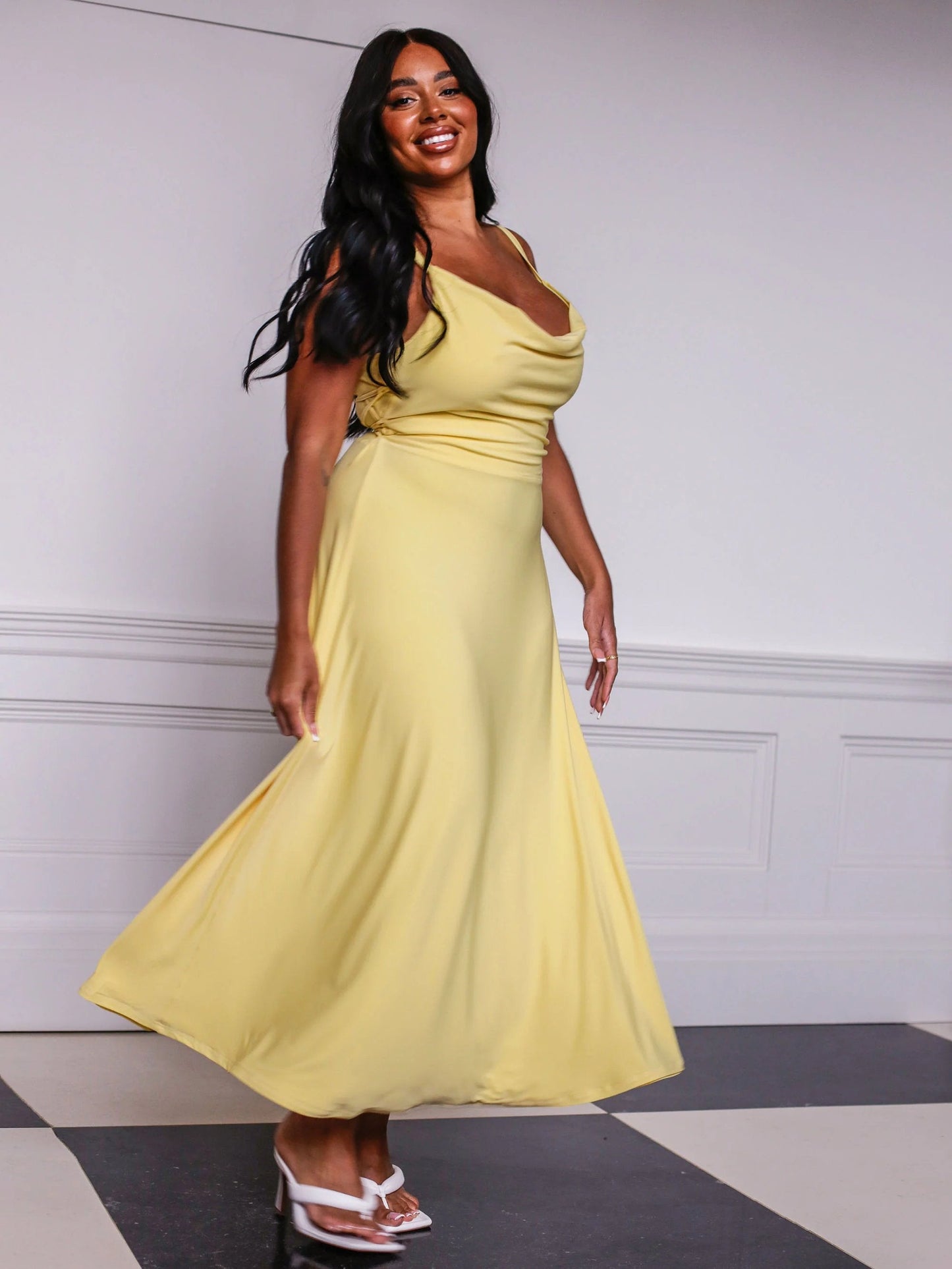 🌟🔥Final Day: 50% OFF!🔥 Embrace Elegance with our Lulah Drape Maxi Dress featuring a Built-in Bra!🌟