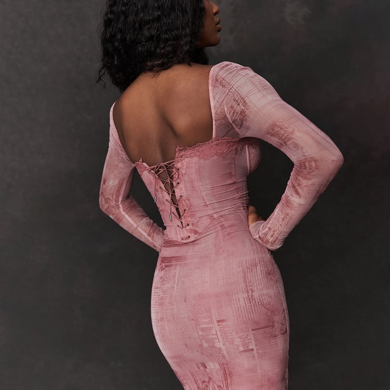 🌸Radiant in Pink: Fitted Long-Sleeve Dress