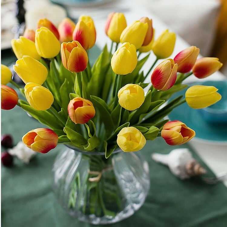 🌷Bring Nature Indoors: Set of 10 Exquisite Artificial Latex Tulips