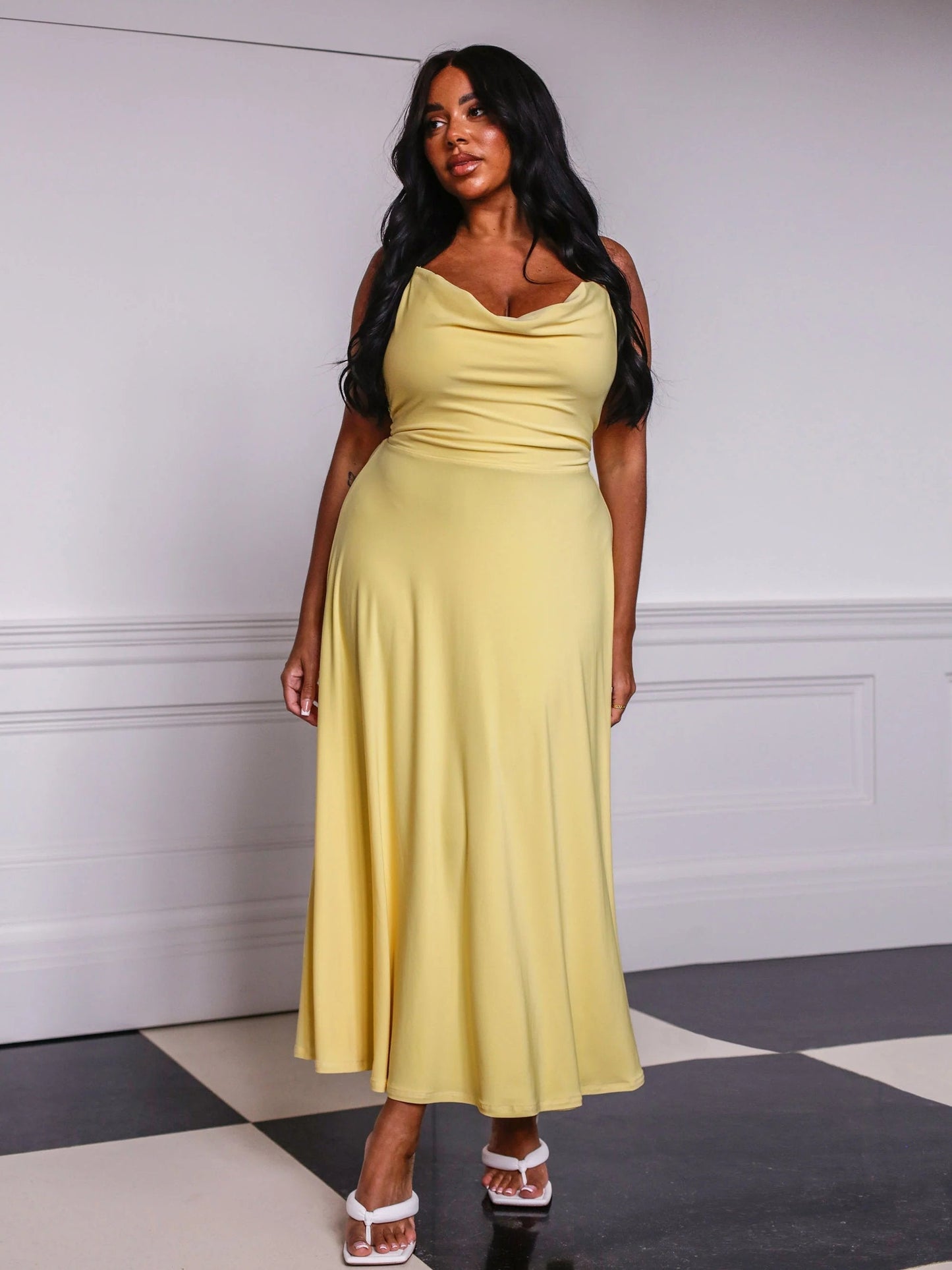 🌟🔥Final Day: 50% OFF!🔥 Embrace Elegance with our Lulah Drape Maxi Dress featuring a Built-in Bra!🌟